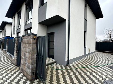 будинок за адресою Івана Багряного вул.