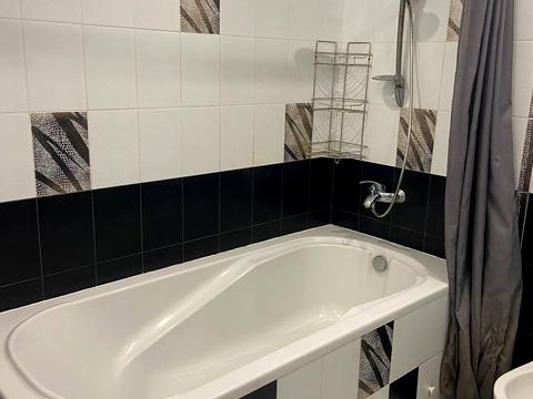 квартира за адресою Небесної Сотні вул. (Леніна), 61