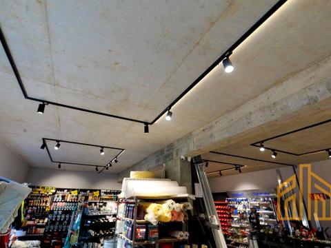 комерційна за адресою Загорська вул., 122