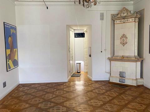 комерційна за адресою Театральна вул., 3