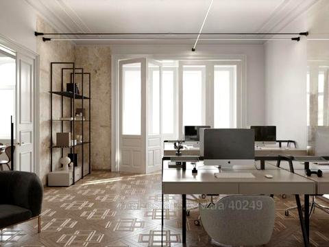 комерційна за адресою Театральна вул., 3