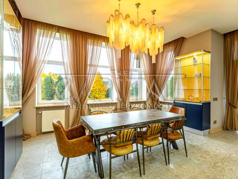 будинок за адресою Світанкова