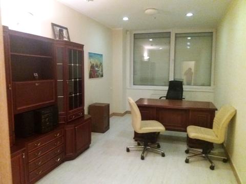 комерційна за адресою Мокра вул. (Кудряшова), 18