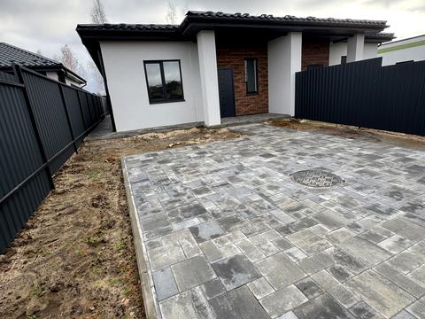 будинок за адресою Успішна