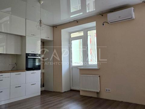 квартира за адресою Академіка Лебедєва вул., 1