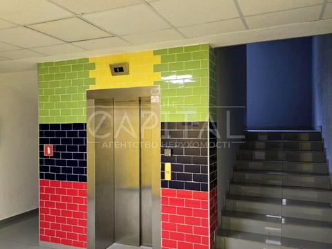 квартира за адресою Академіка Лебедєва вул., 1