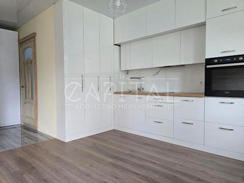 квартира за адресою Академіка Лебедєва вул., 1