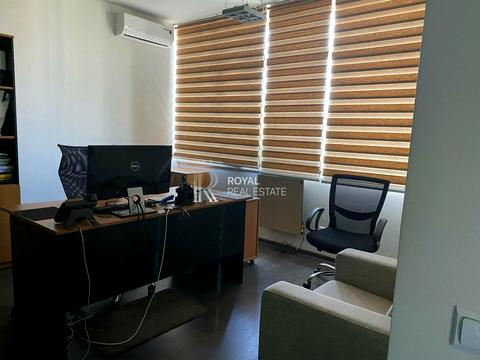 комерційна за адресою Липська вул., 19