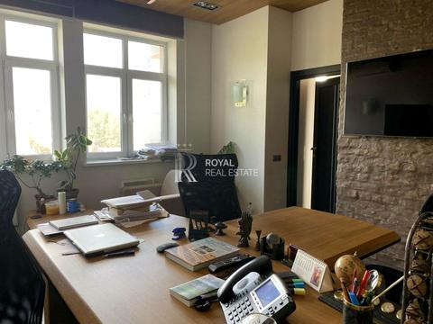 комерційна за адресою Липська вул., 19