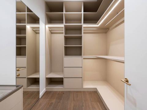 дом по адресу с. Вишенки, Садовая ул.