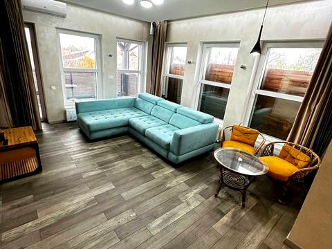 дом по адресу Олега Ольжича ул. (Докучаева)