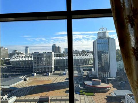 комерційна за адресою Велика Васильківська вул. (Червоноармійська), 72-А