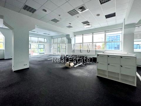 комерційна за адресою Голосіївська вул., 5