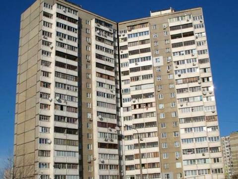 квартира за адресою Ревуцького вул., 4