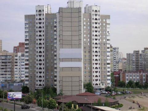 квартира за адресою Ревуцького вул., 4