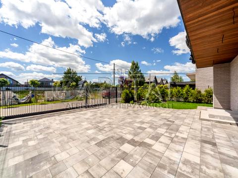 будинок за адресою Патріарха Мстислава Скрипника вул.