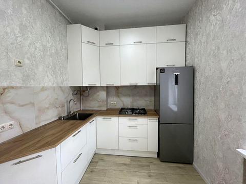 квартира за адресою Євгена Коновальця вул. (Щорса), 18