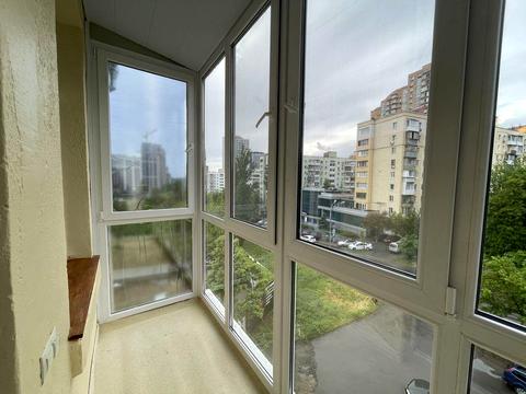 квартира за адресою Євгена Коновальця вул. (Щорса), 18