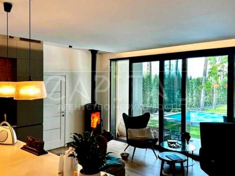 будинок за адресою Парникова вул.