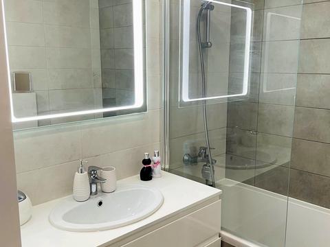 квартира за адресою Салютна вул., 2