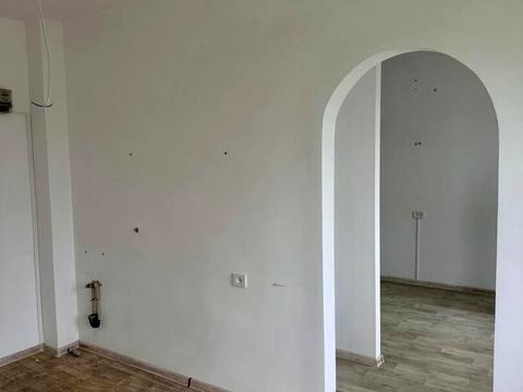 комерційна за адресою Стрийська вул., 3