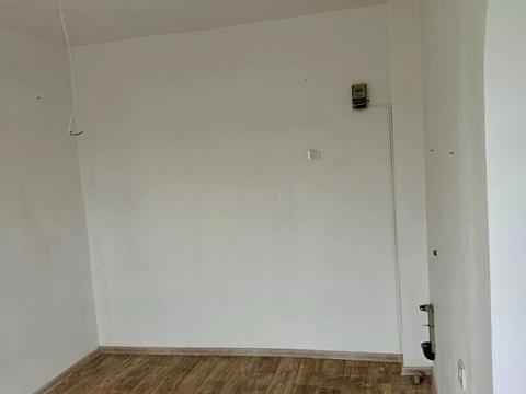 комерційна за адресою Стрийська вул., 3