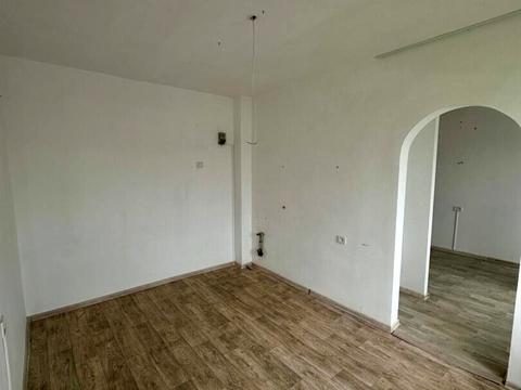 комерційна за адресою Стрийська вул., 3