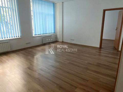 комерційна за адресою Лаврська вул. (Січневого Повстання), 1