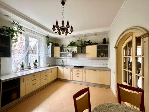 будинок за адресою Придорожня вул.