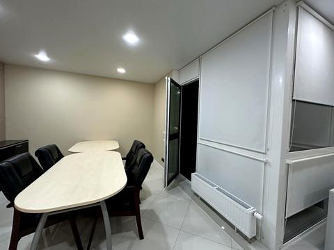 комерційна за адресою Джона Маккейна вул. (Івана Кудрі), 1-Б