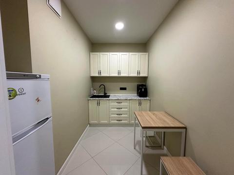 комерційна за адресою Джона Маккейна вул. (Івана Кудрі), 1-Б