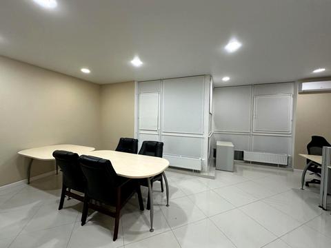 комерційна за адресою Джона Маккейна вул. (Івана Кудрі), 1-Б