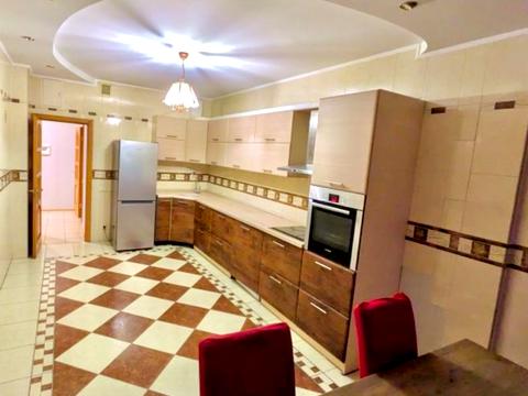 квартира за адресою Верховної Ради бульв., 14-Б