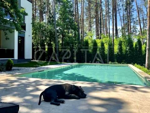 будинок за адресою Незламності вул. (Комарова)