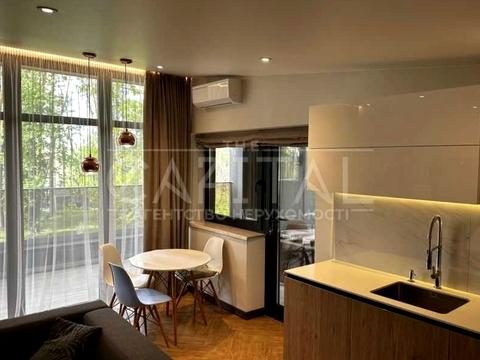 будинок за адресою Незламності вул. (Комарова)