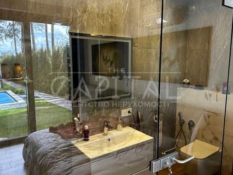 будинок за адресою Незламності вул. (Комарова)