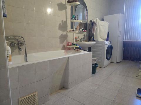 квартира за адресою Донця-Захаржевського вул., 2/4