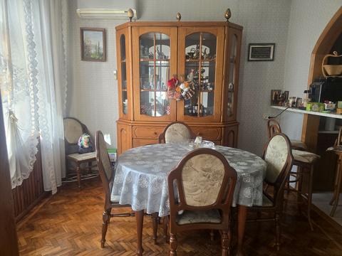 квартира за адресою Донця-Захаржевського вул., 2/4