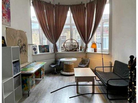 квартира за адресою 10 Квітня вул., 4