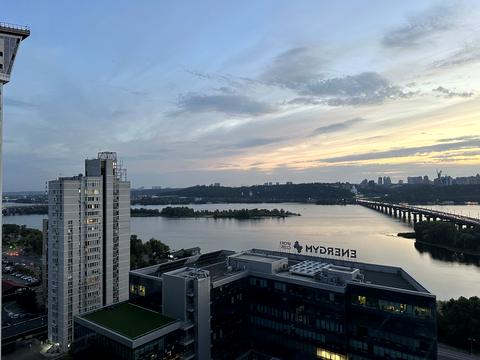 квартира за адресою Дніпровська набережна вул., 1-А