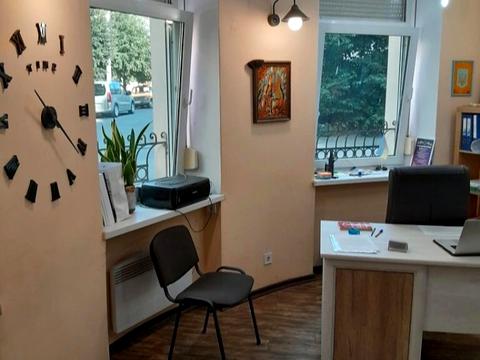 комерційна за адресою Конституційна вул. (28 Червня), 20