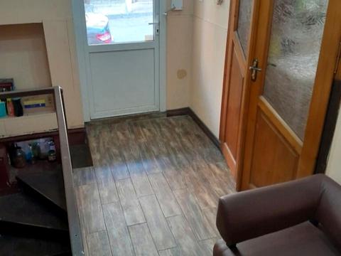 комерційна за адресою Конституційна вул. (28 Червня), 20