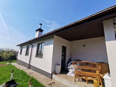 будинок за адресою Вишнева вул.