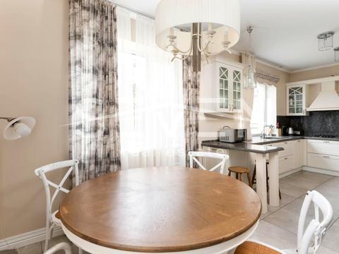 будинок за адресою вул. Орхідейна, 5