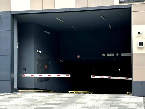 паркомісце за адресою Федорова Івана вул., 2-А