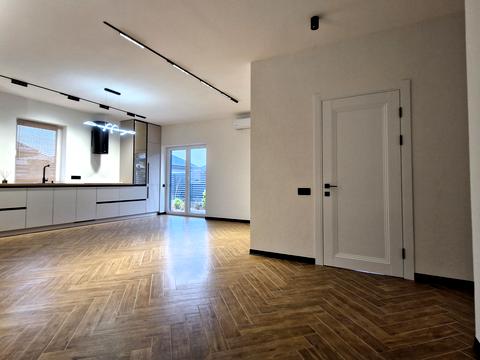 будинок за адресою Успішна