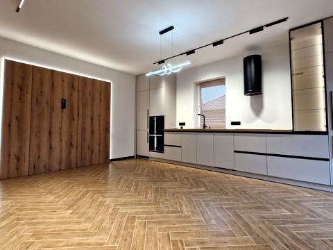 будинок за адресою Успішна