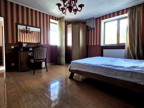 будинок за адресою Вишнева вул.