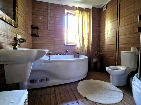 будинок за адресою Вишнева вул.