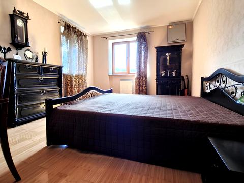 будинок за адресою Вишнева вул.